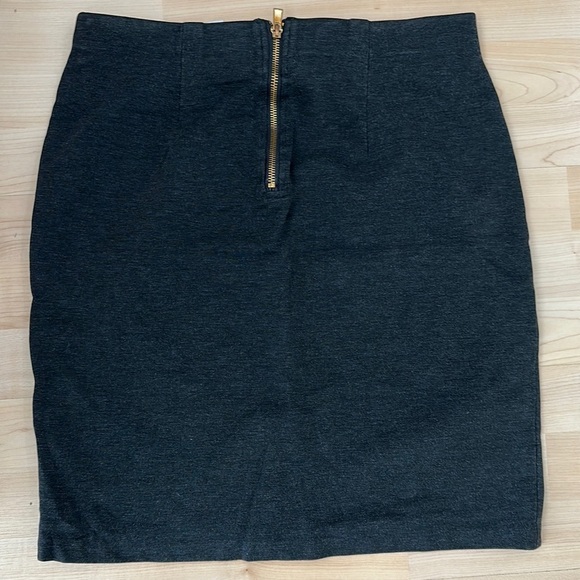 Skirt - Picture 2 of 6